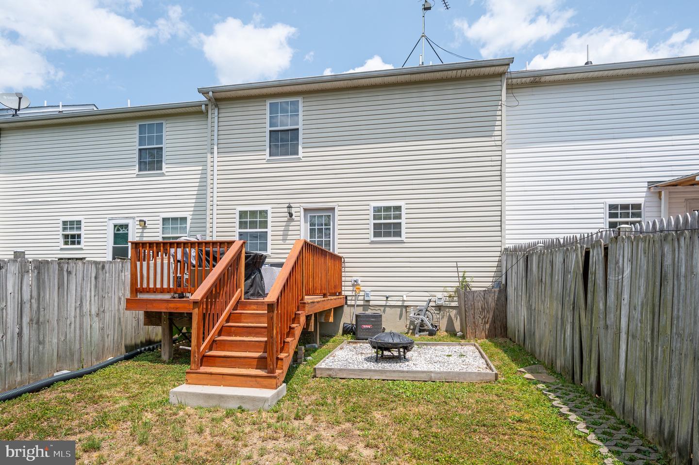 604 Emily LANE