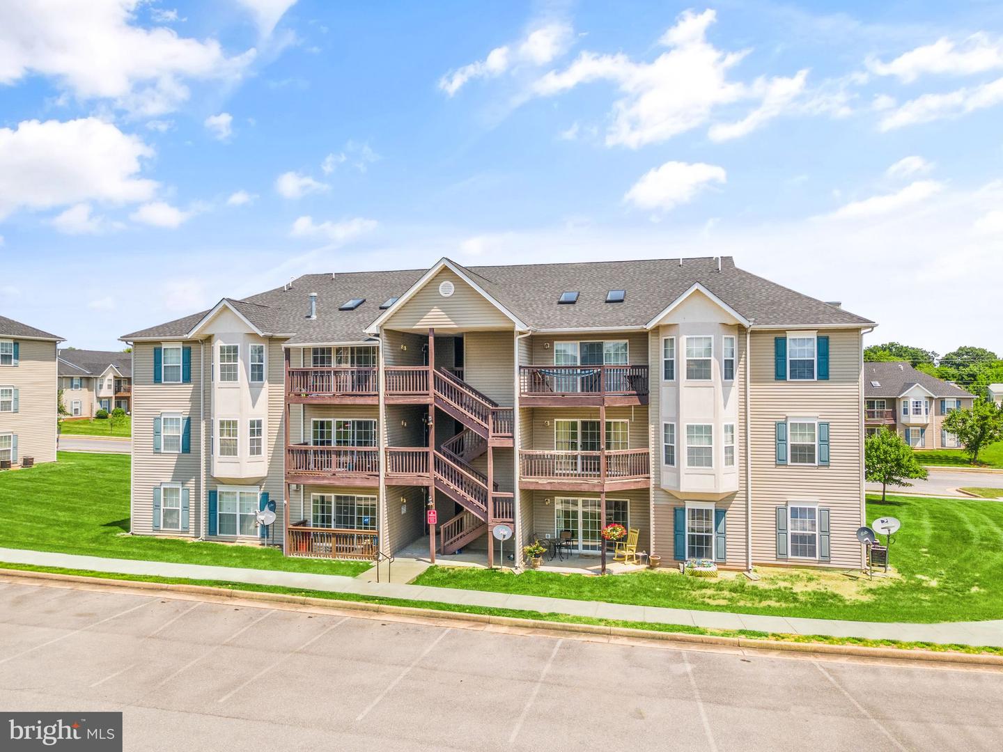 152 Brookland COURT