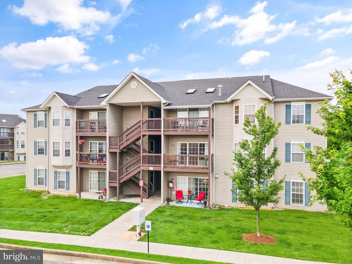 152 Brookland COURT