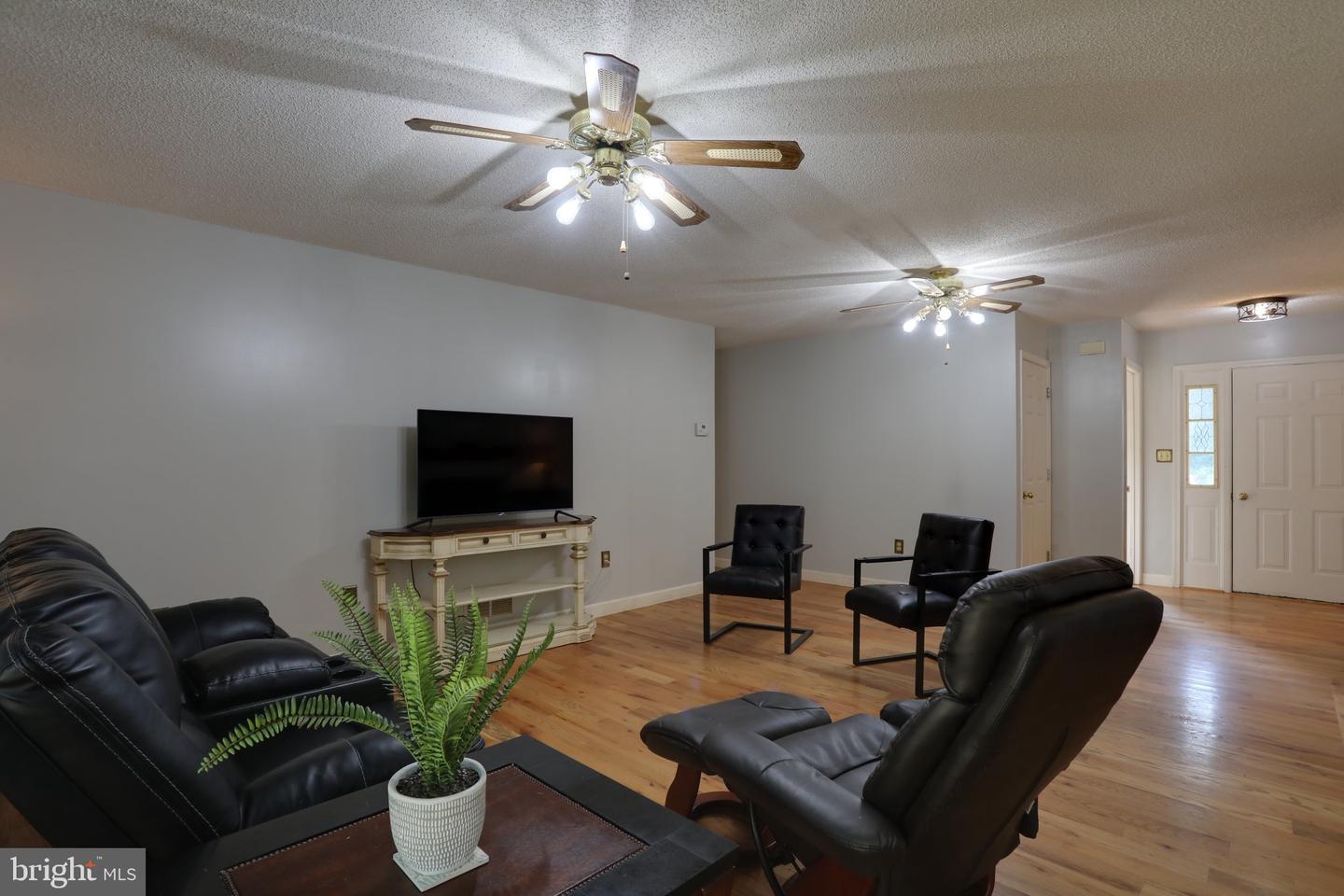 107 Everette PLACE