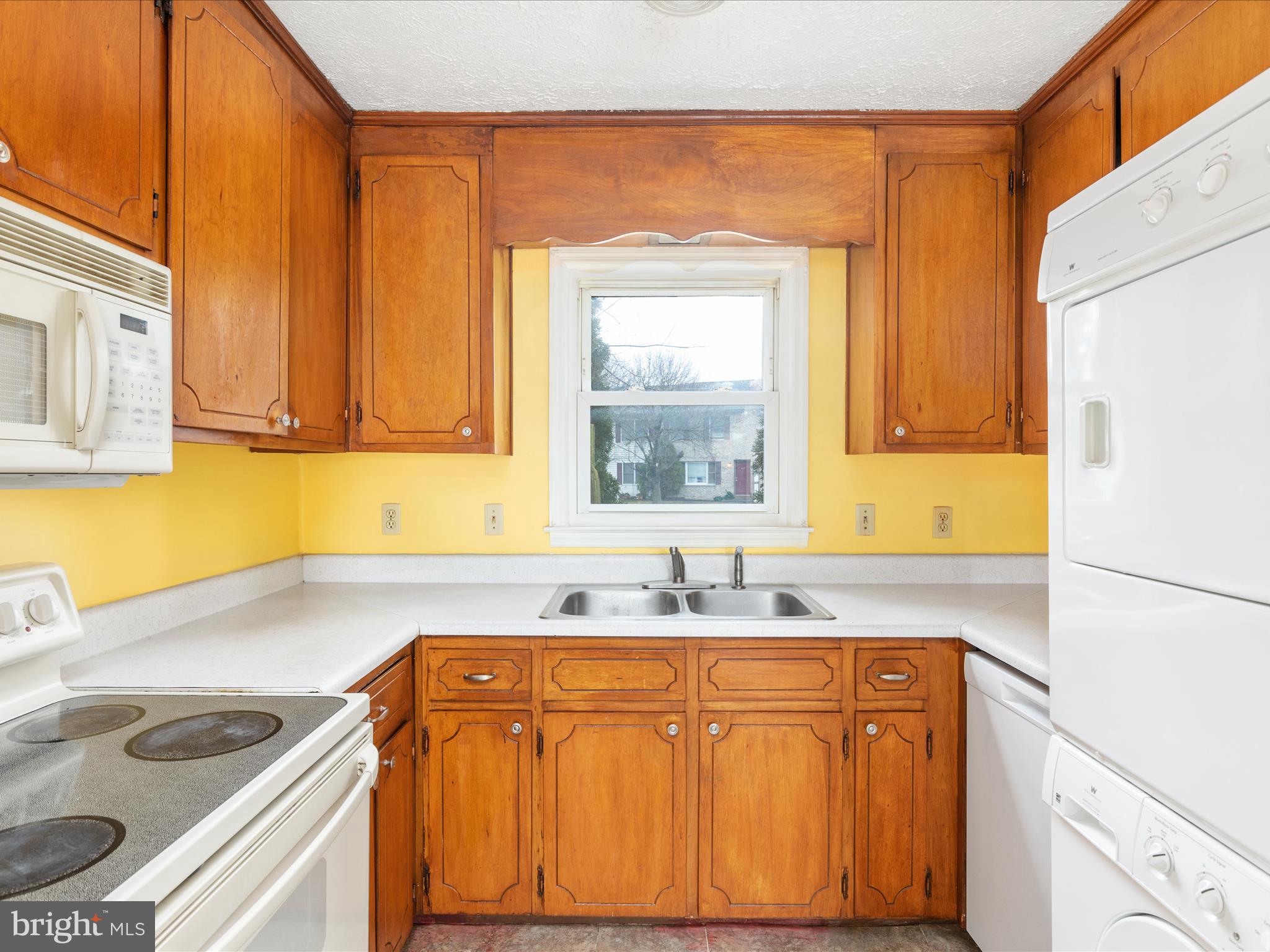 142 Hackberry DRIVE
