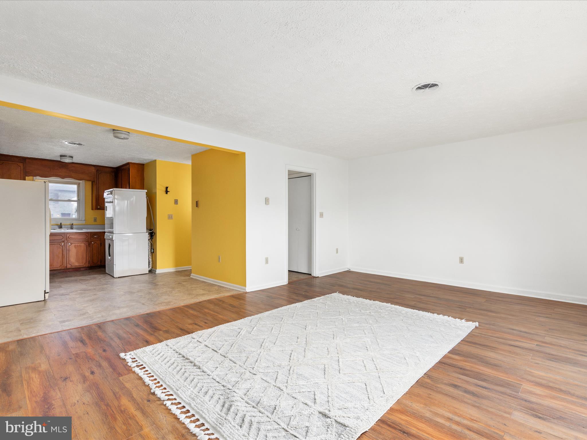 142 Hackberry DRIVE
