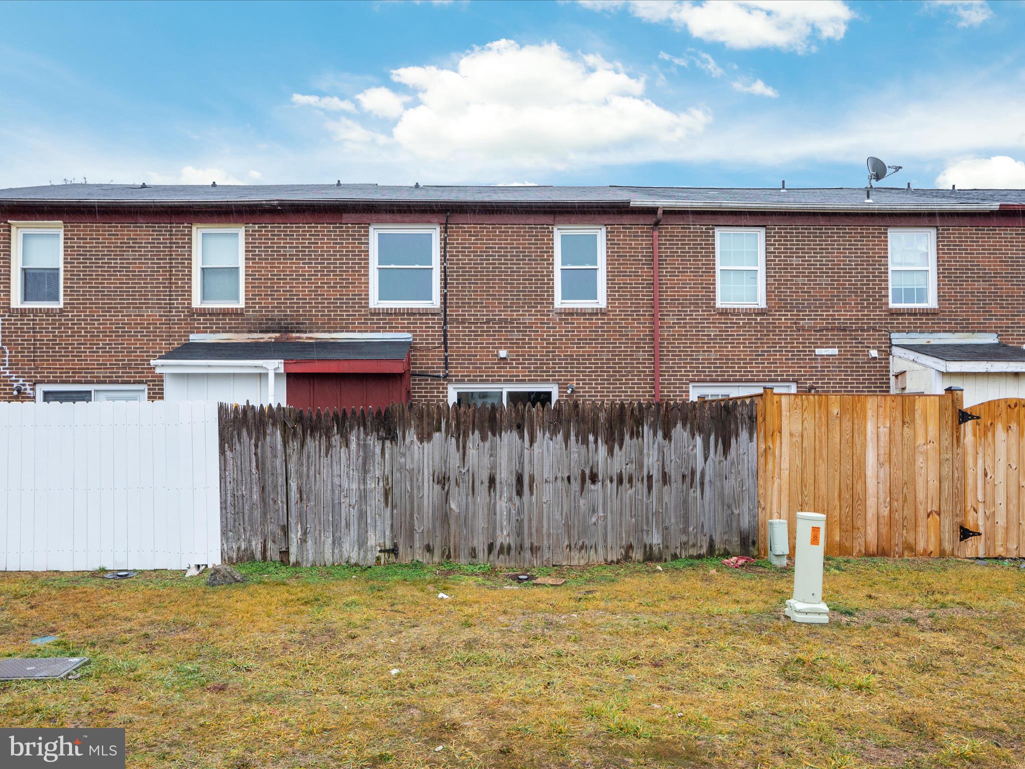 142 Hackberry DRIVE