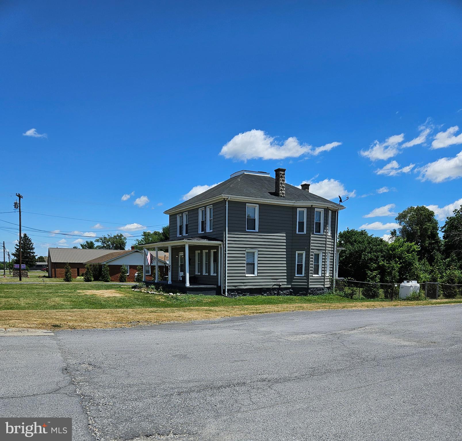 2558 Martinsburg Pike