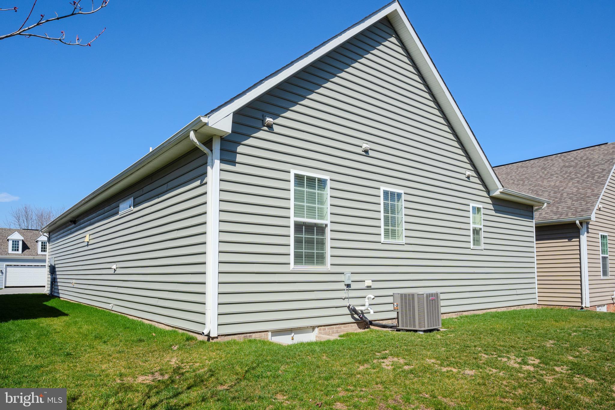 129 Bluets Dr