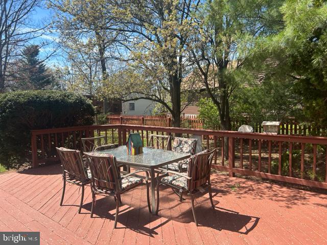 107 Tucks Cir