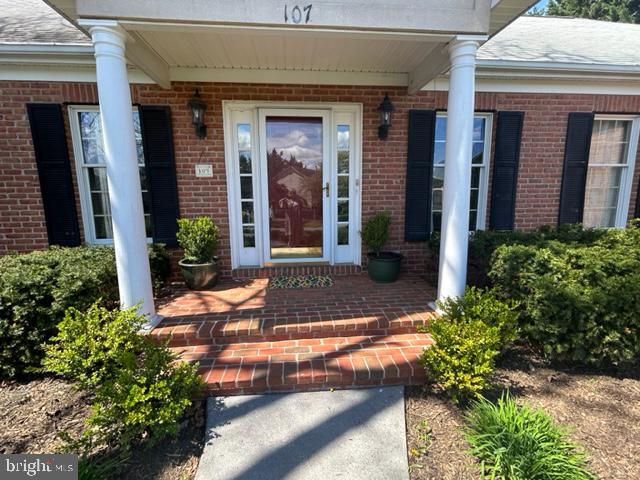 107 Tucks Cir