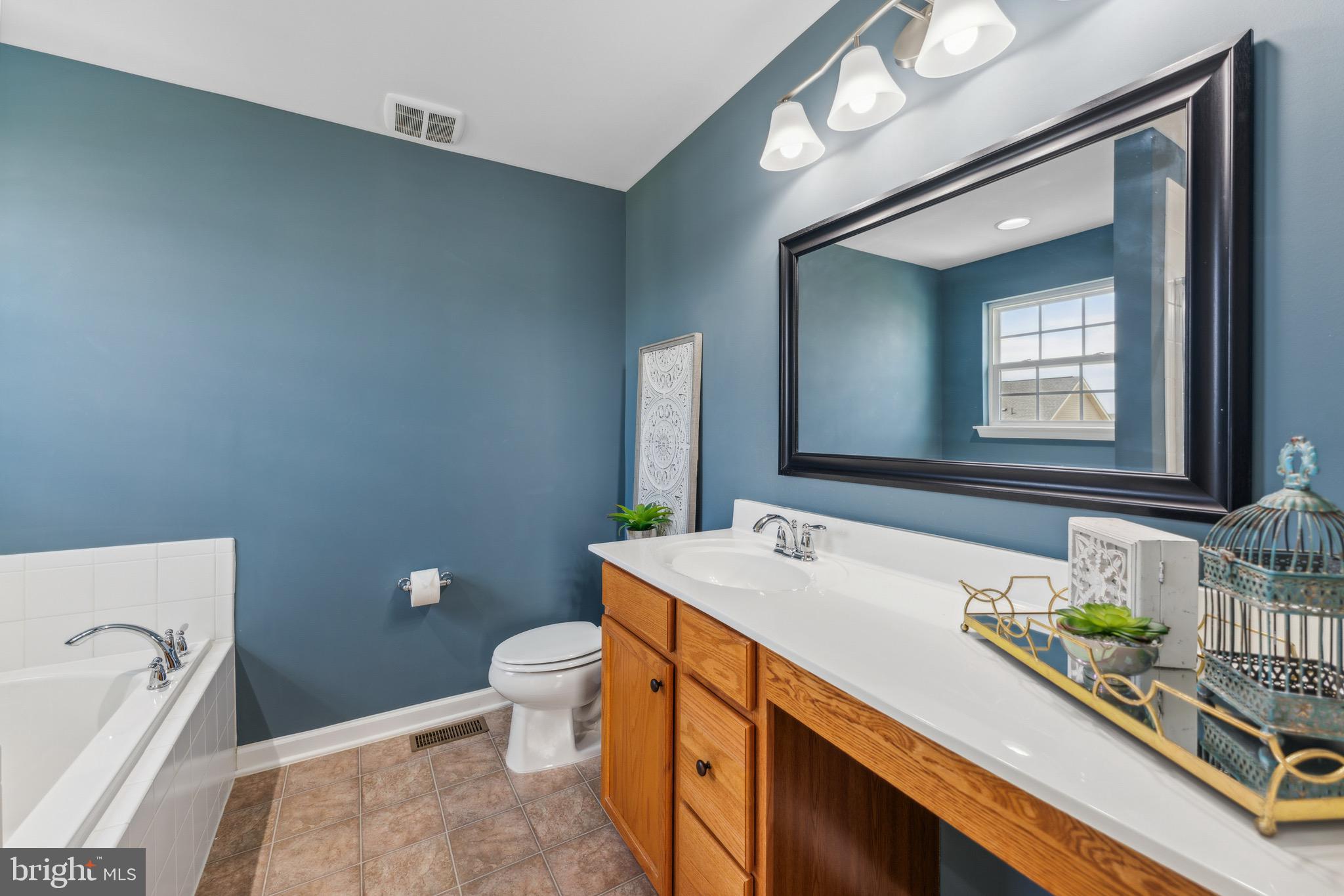 102 Lattice Dr