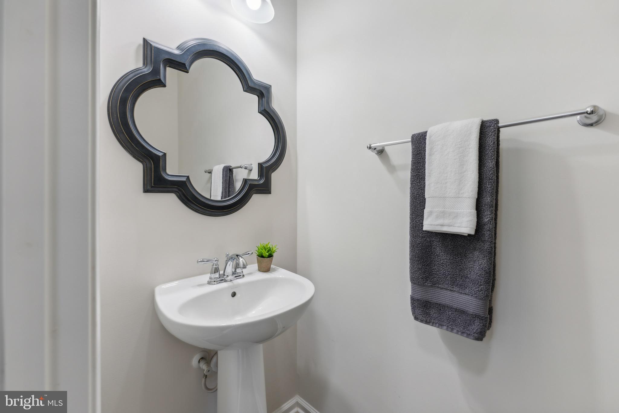 102 Lattice Dr