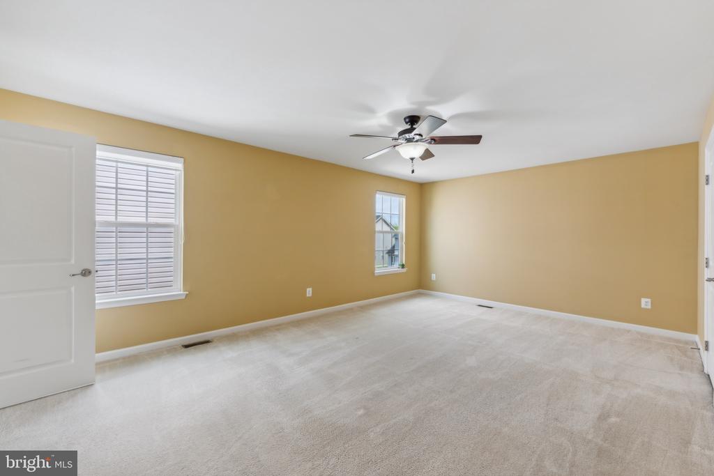 102 Lattice Dr