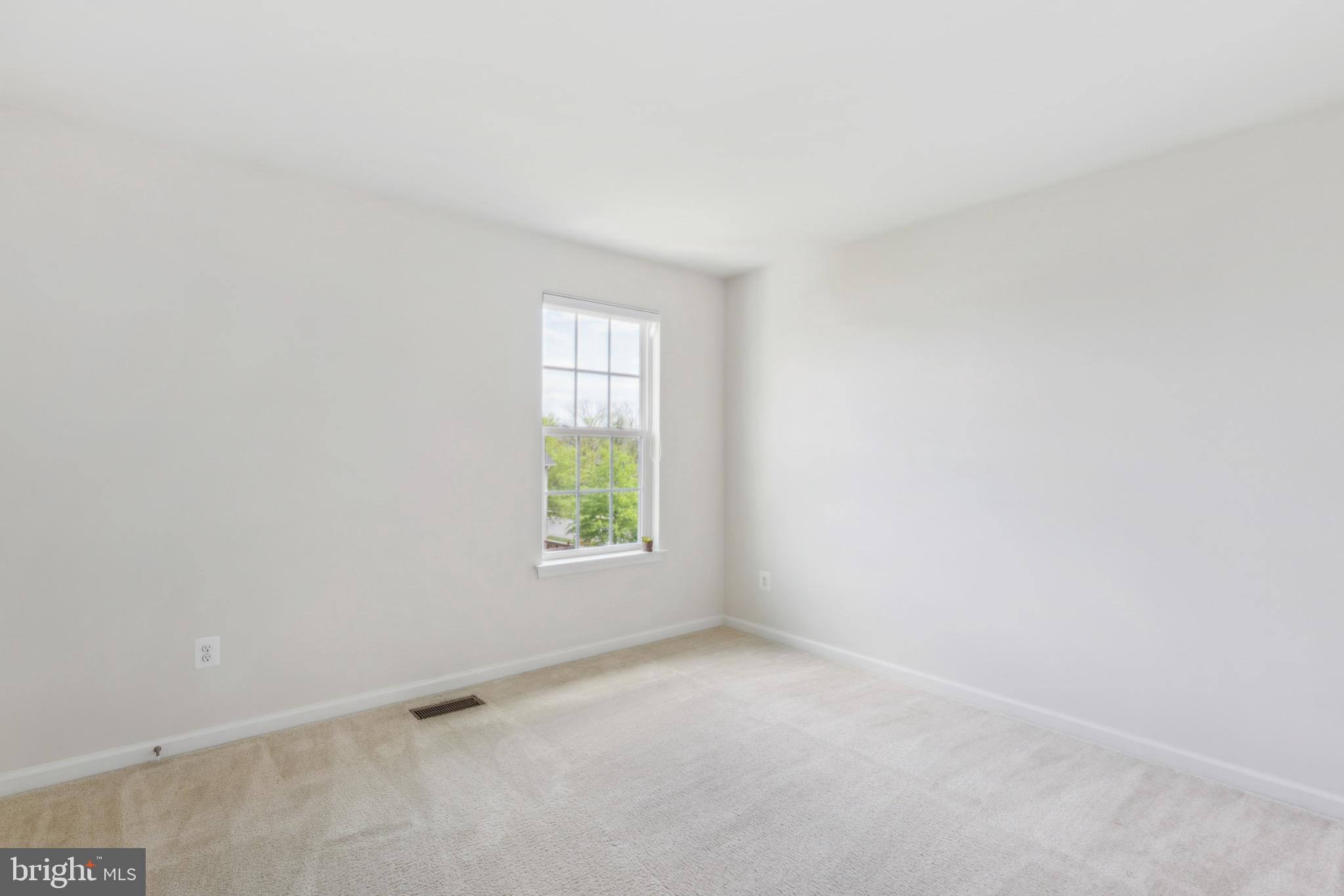 102 Lattice Dr