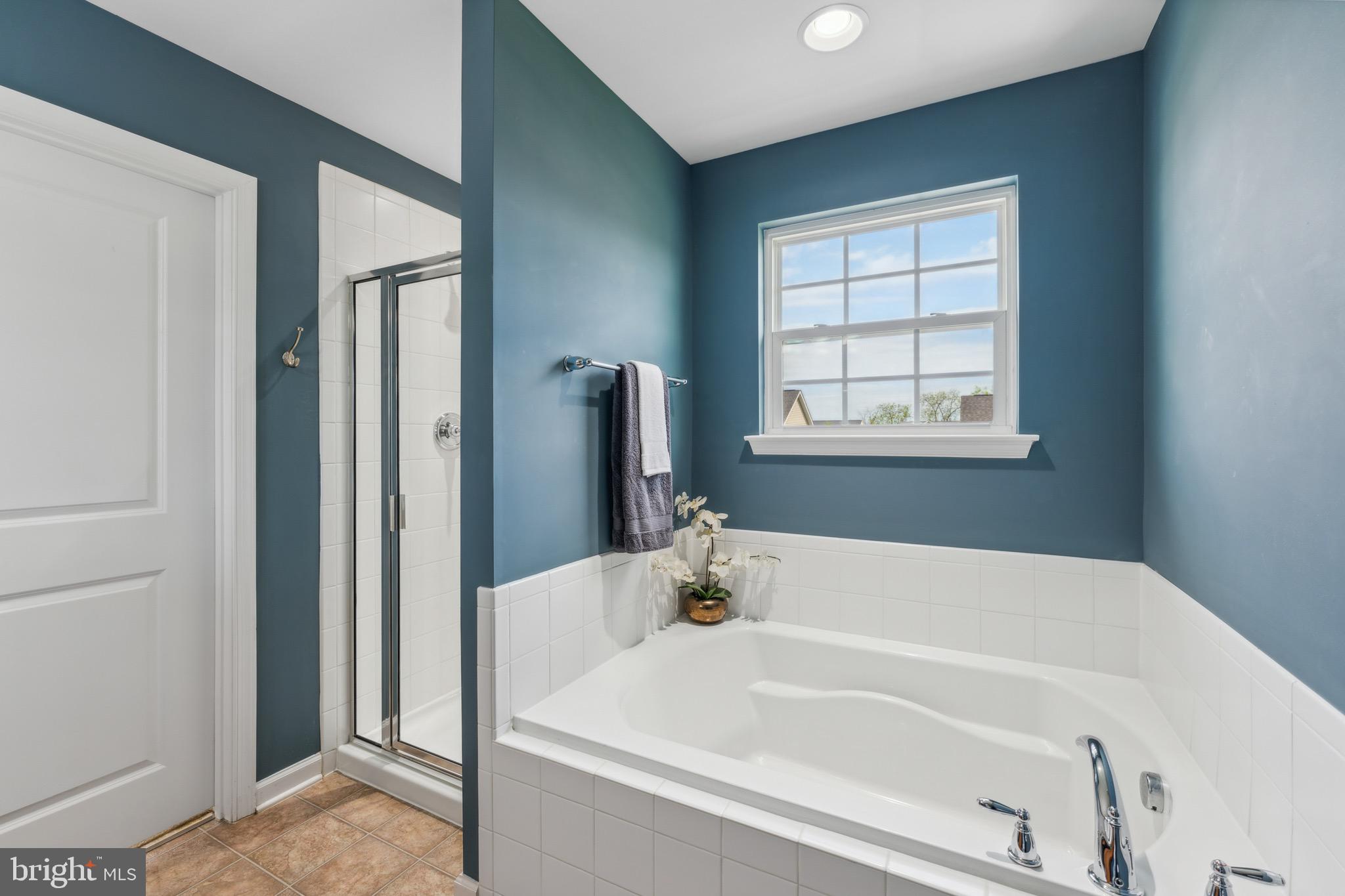 102 Lattice Dr