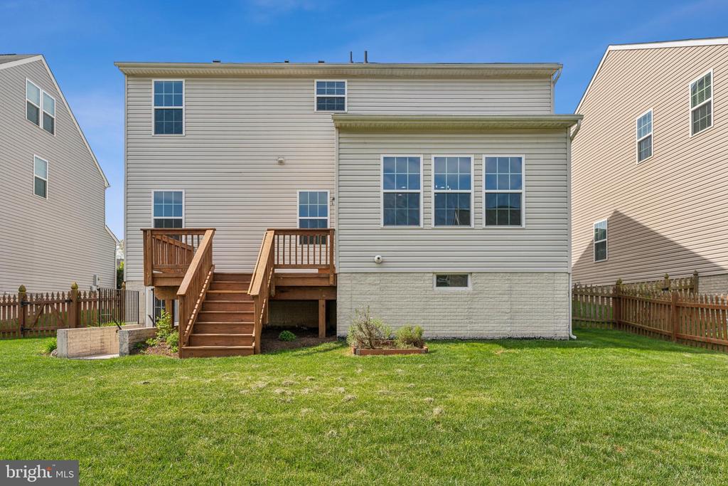 102 Lattice Dr