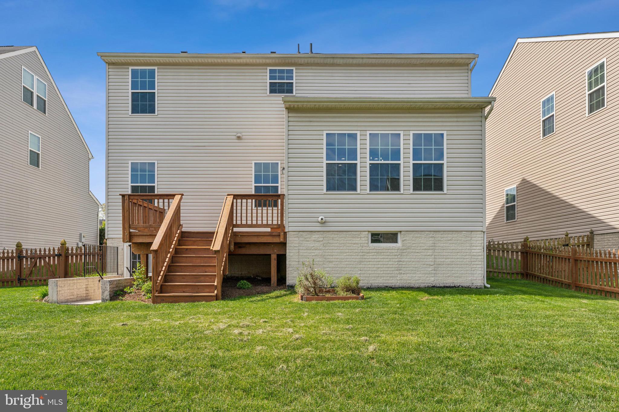 102 Lattice Dr