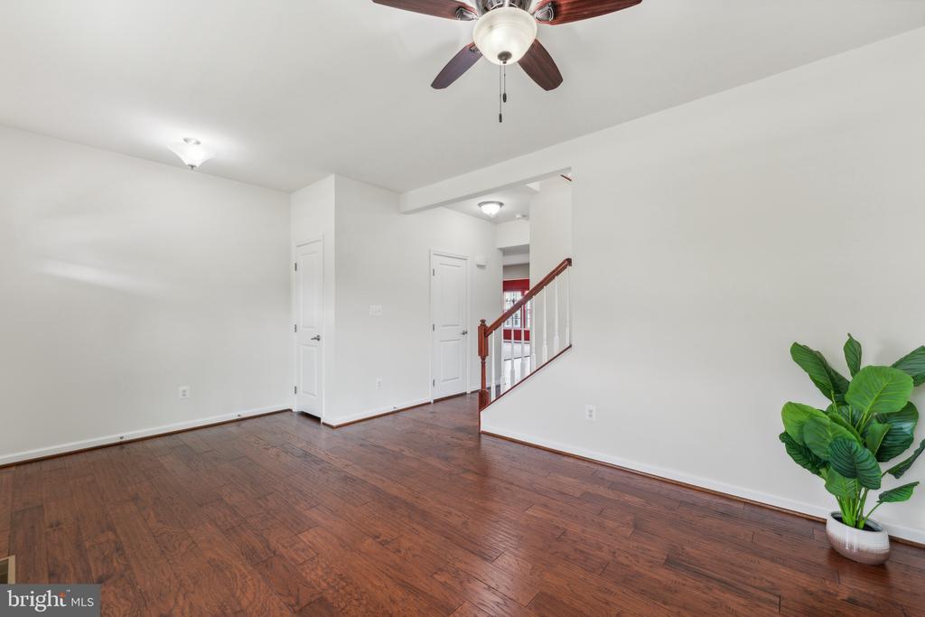 102 Lattice Dr