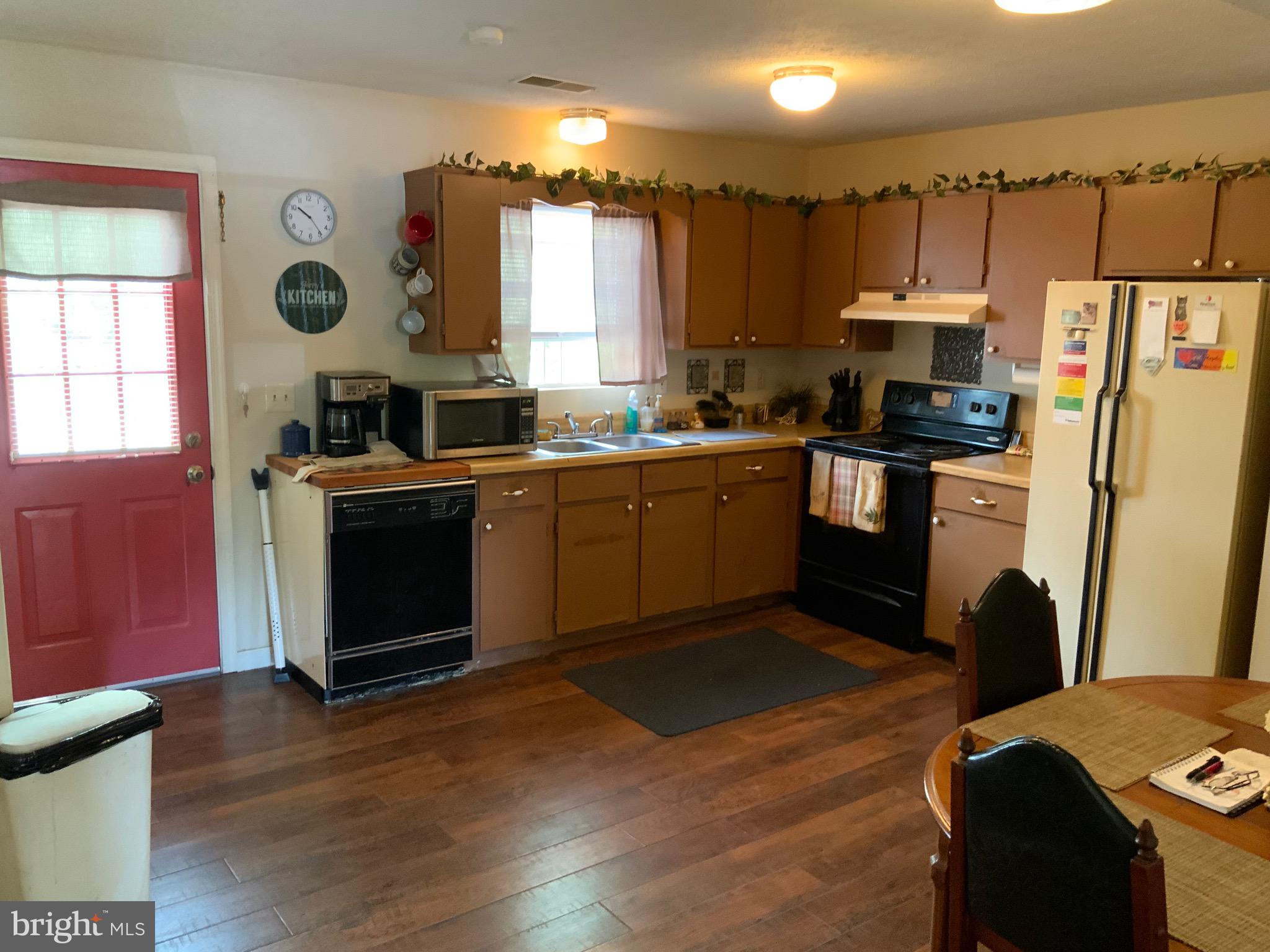 207 BUCKINGHAM DRIVE