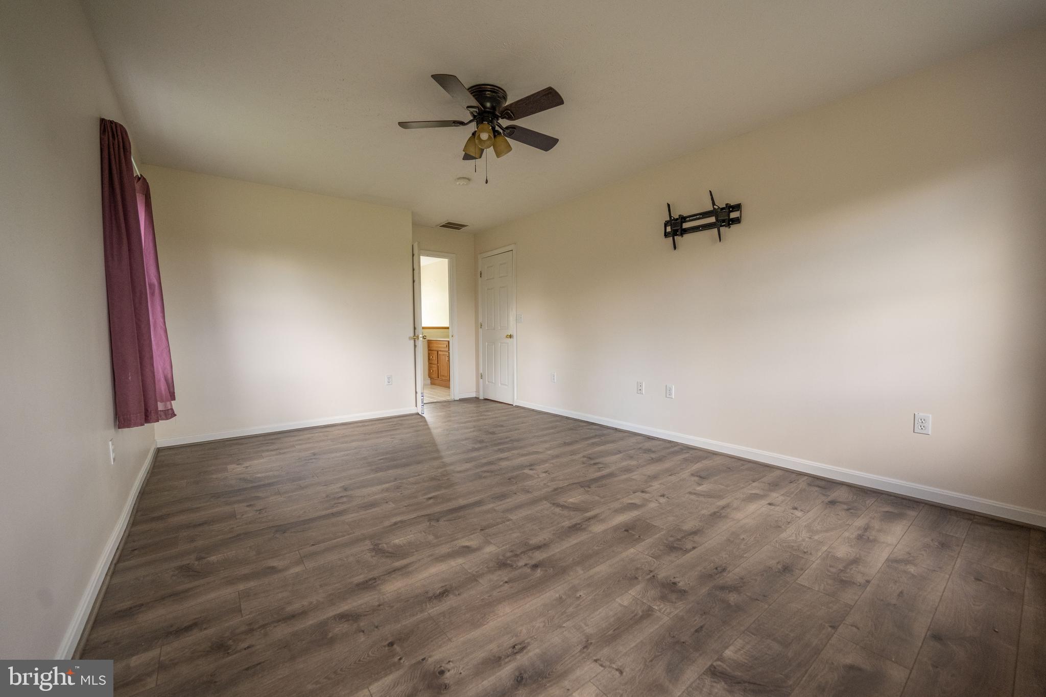 1042 Laurel Grove Rd