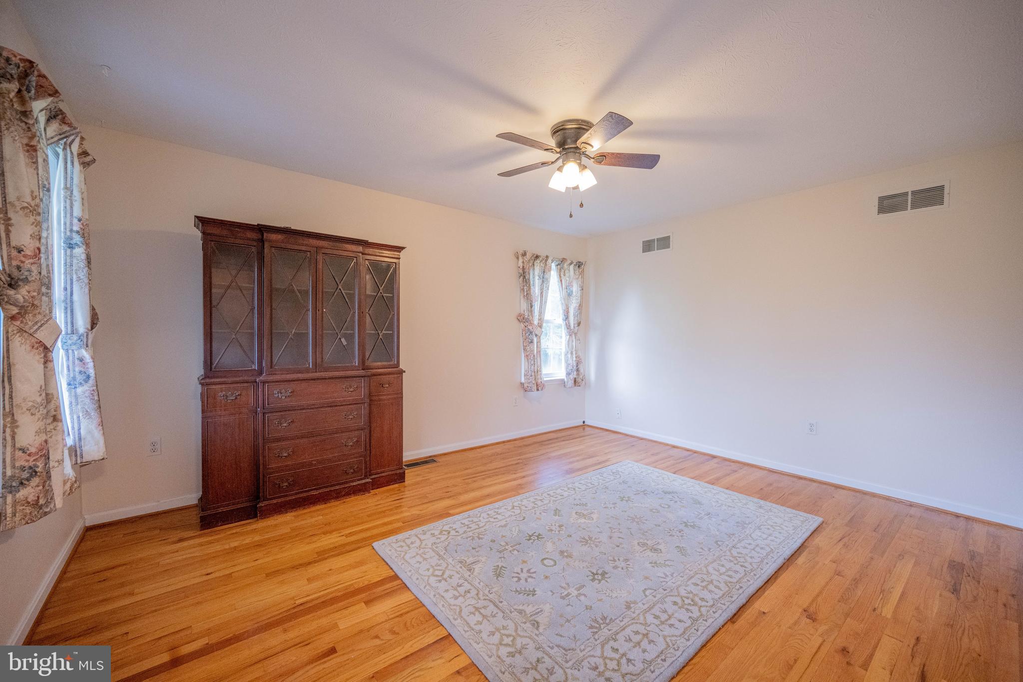 1042 Laurel Grove Rd