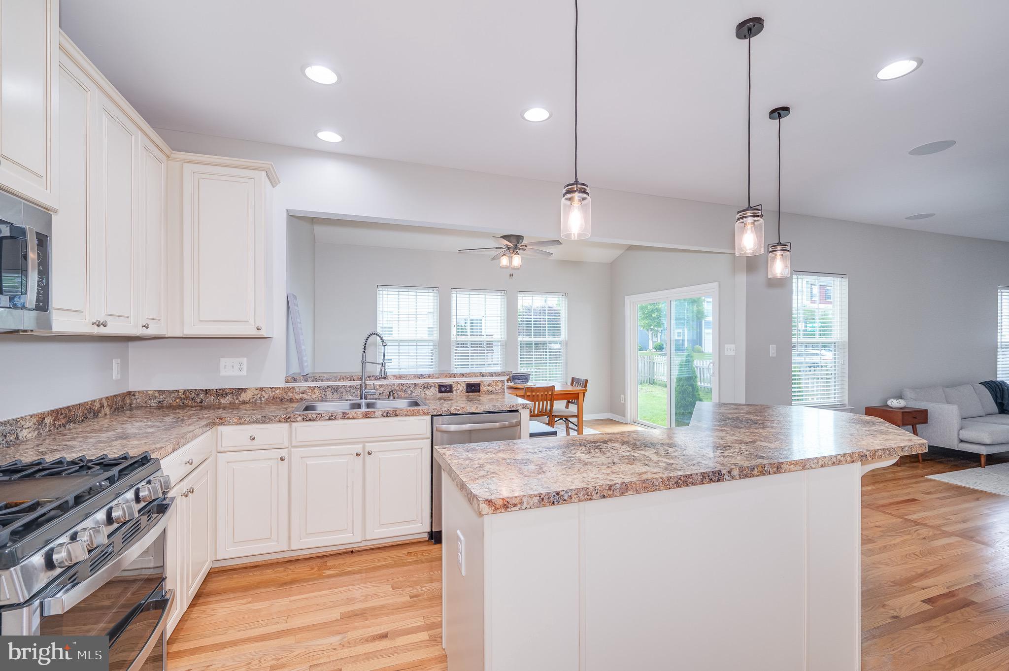 123 Lattice Dr