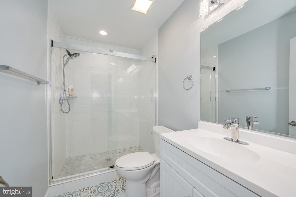 123 Lattice Dr