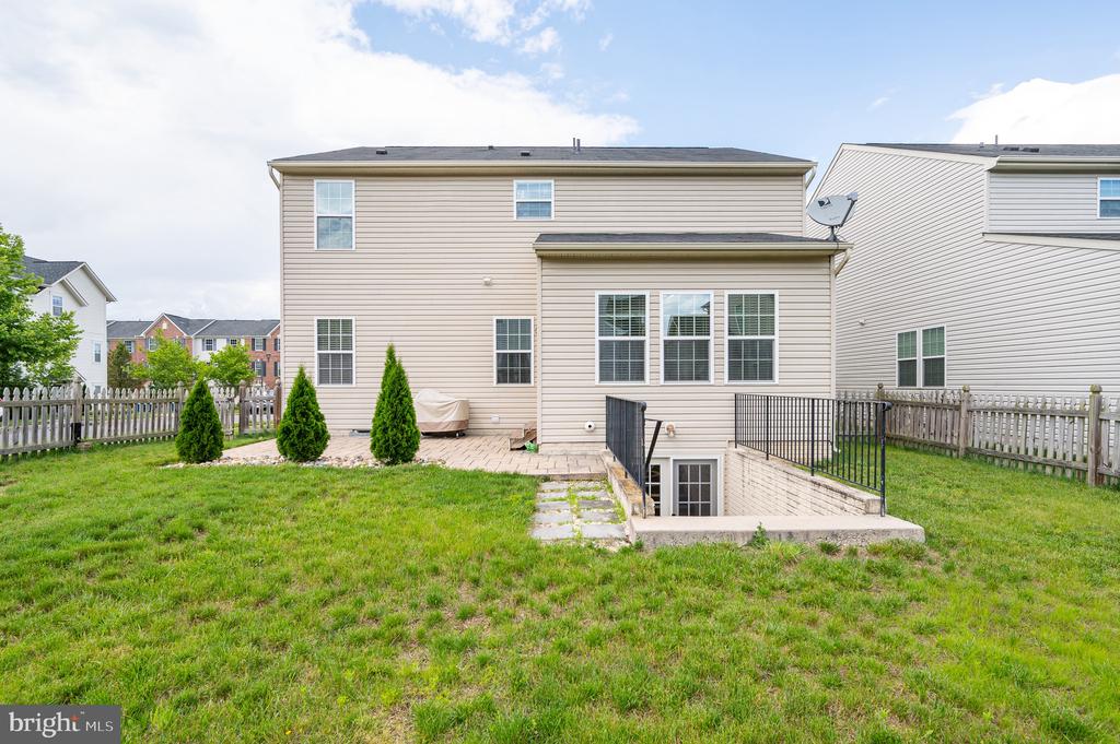 123 Lattice Dr