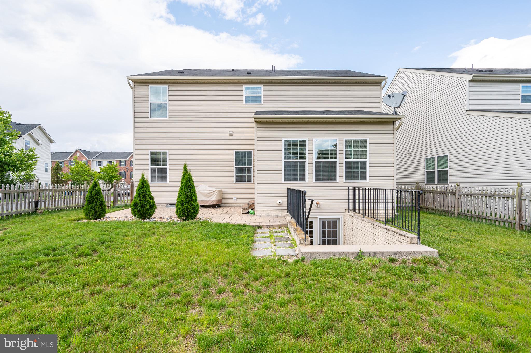 123 Lattice Dr