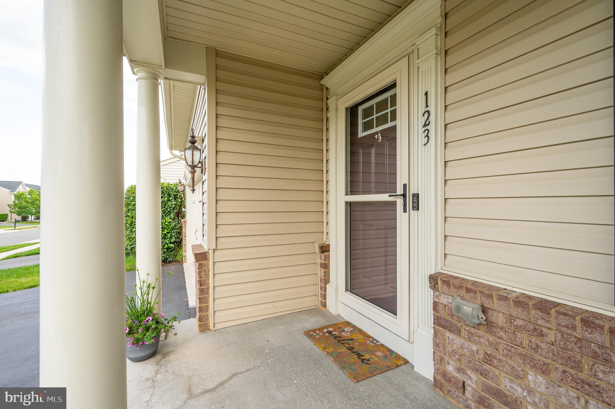 123 Lattice Dr