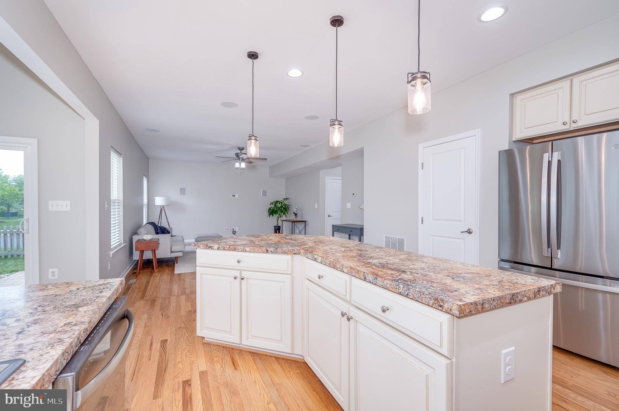 123 Lattice Dr