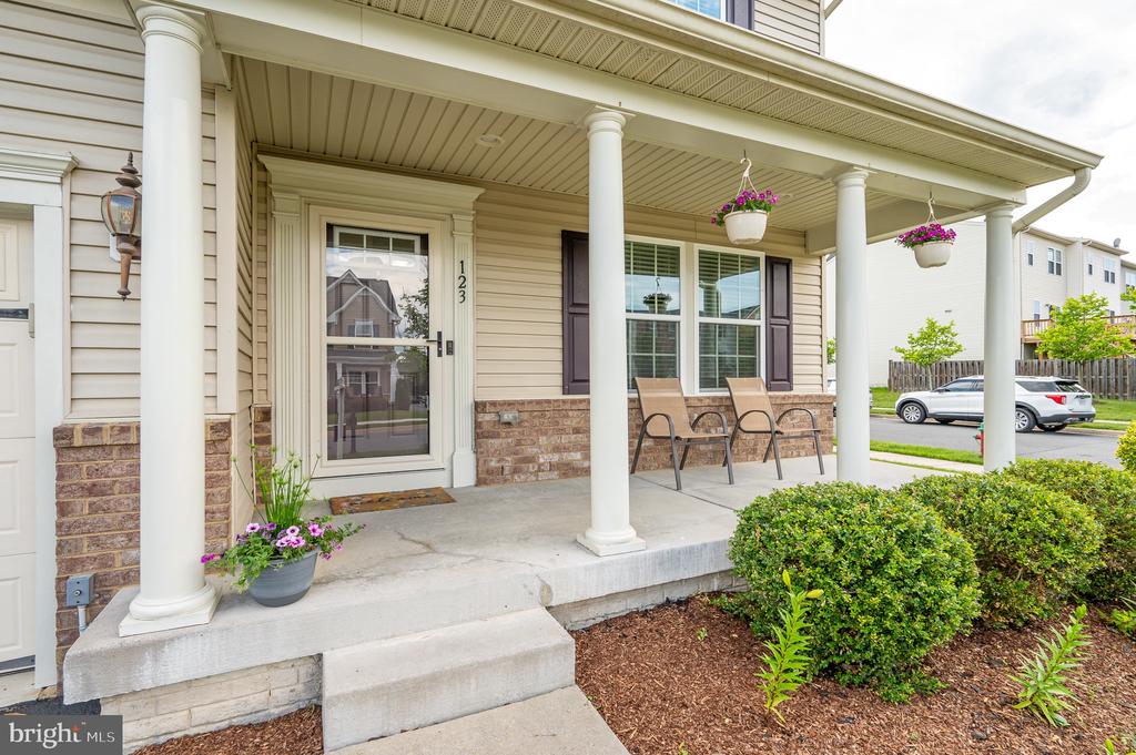 123 Lattice Dr