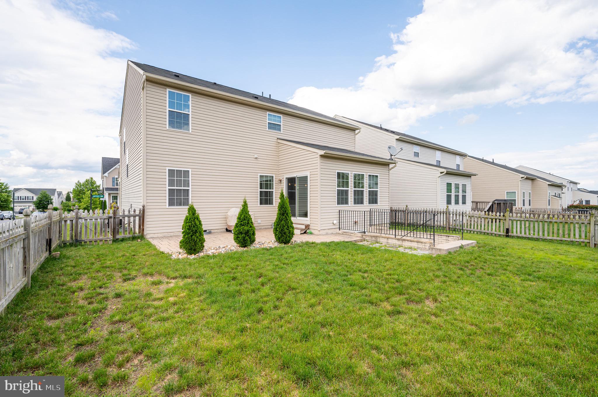 123 Lattice Dr