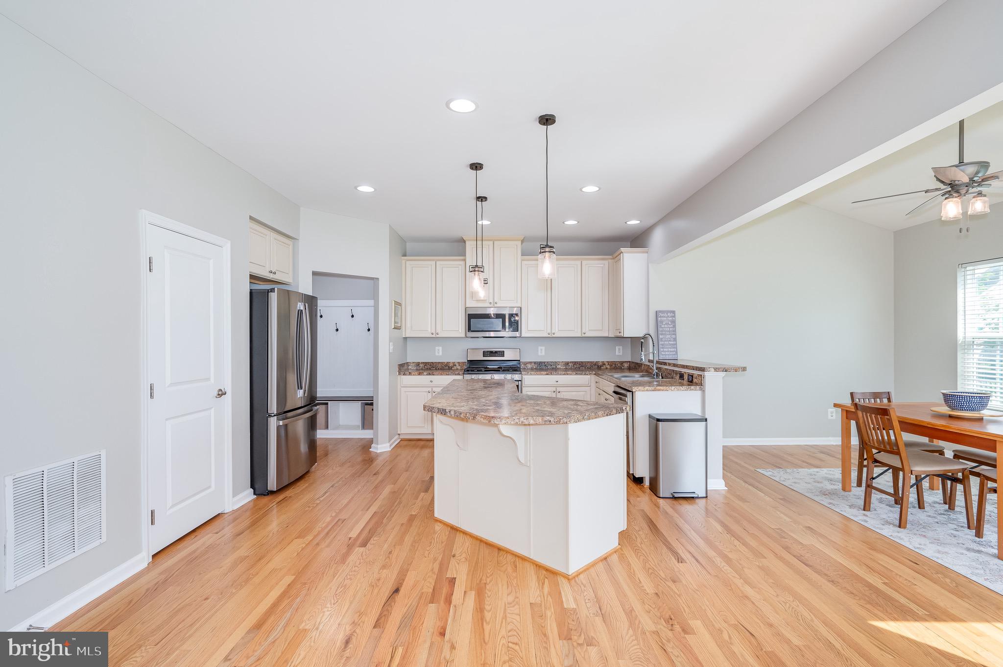 123 Lattice Dr