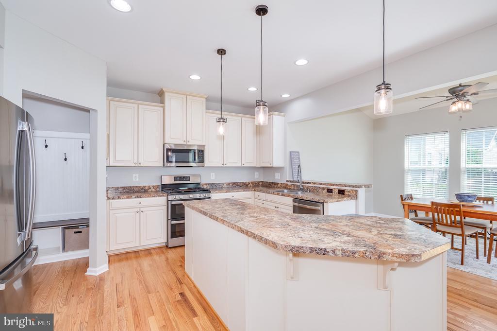 123 Lattice Dr