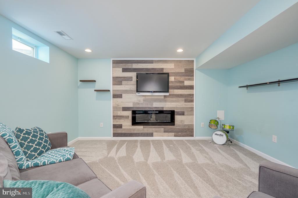 123 Lattice Dr