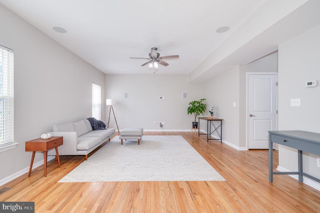 123 Lattice Dr