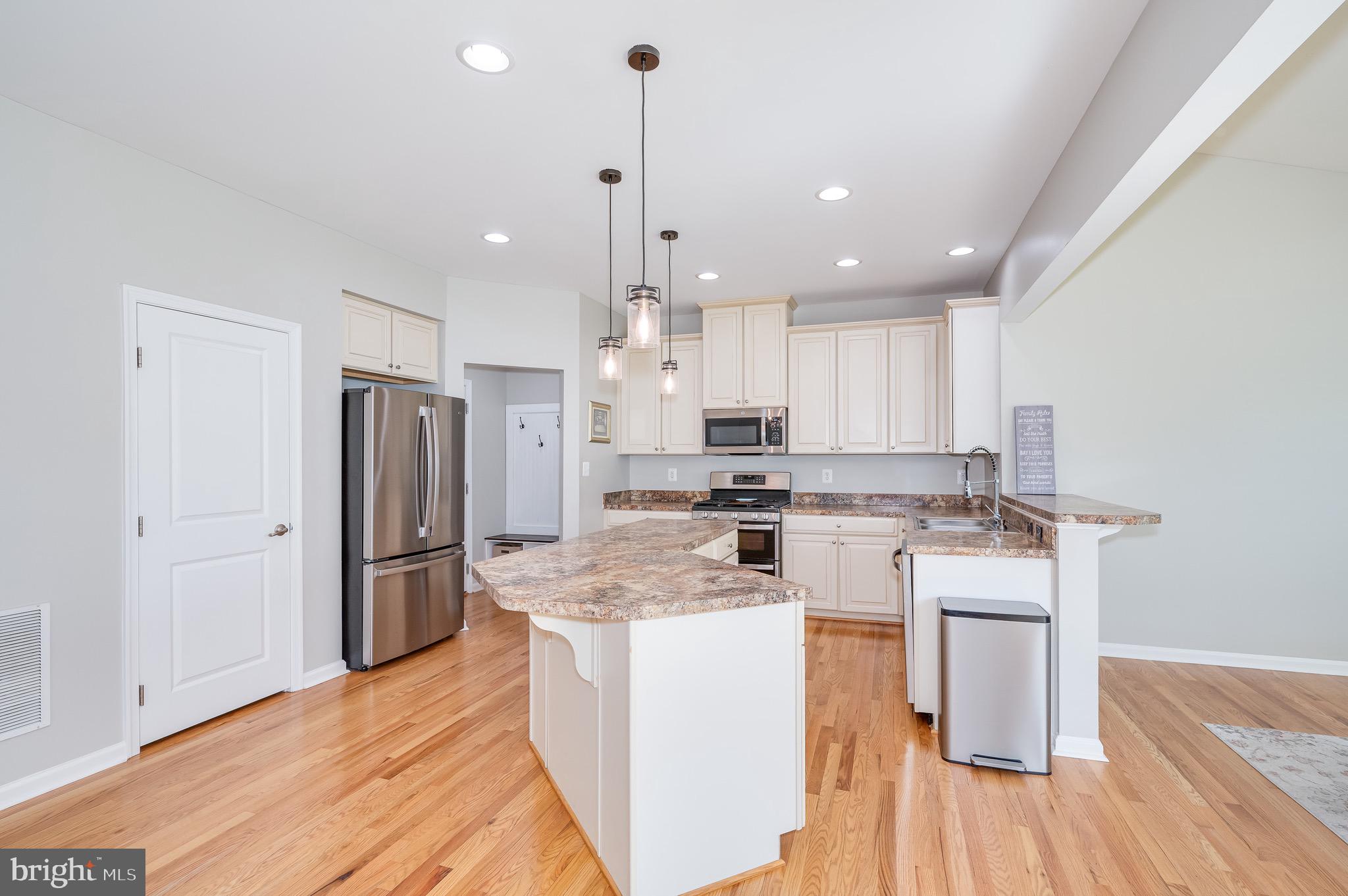 123 Lattice Dr