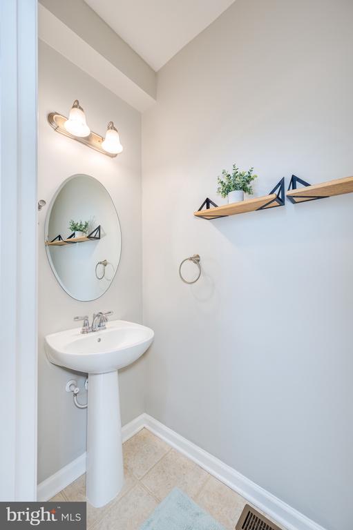 123 Lattice Dr