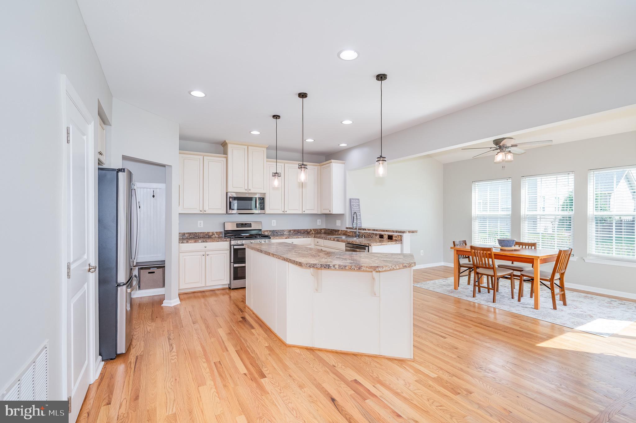 123 Lattice Dr
