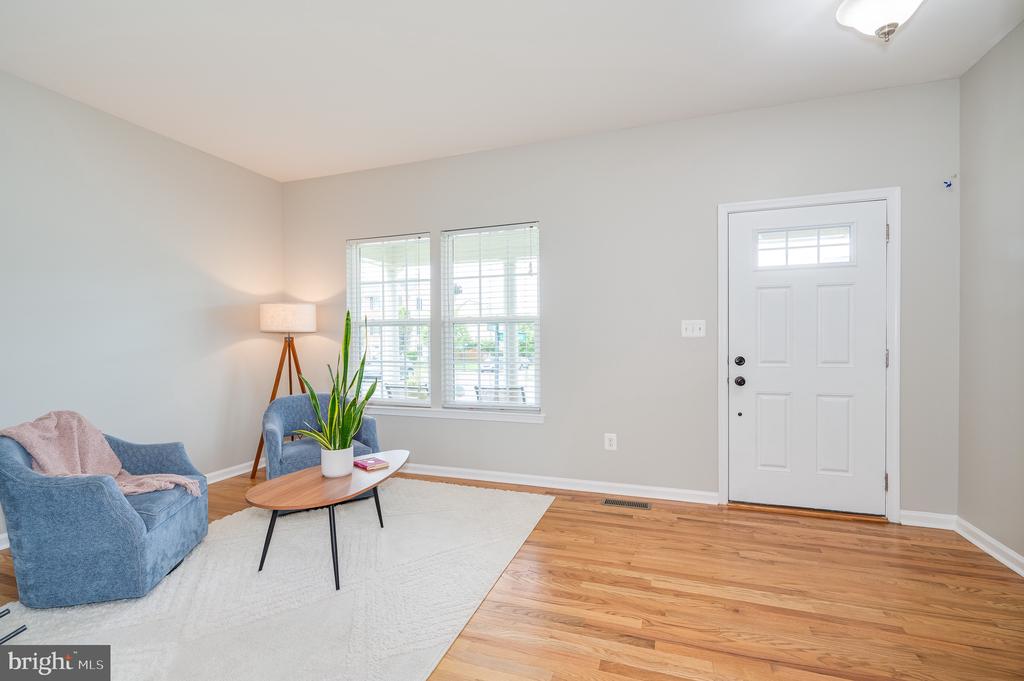 123 Lattice Dr