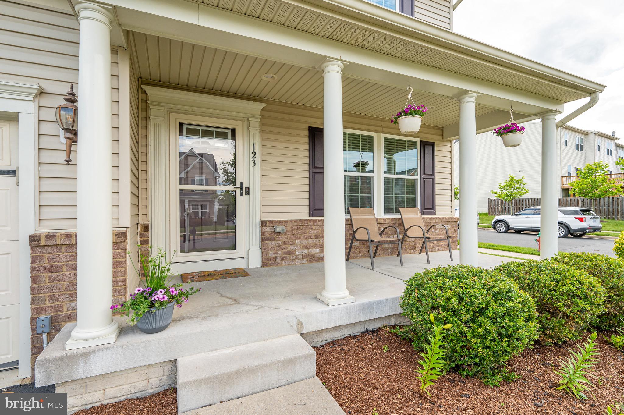 123 Lattice Dr
