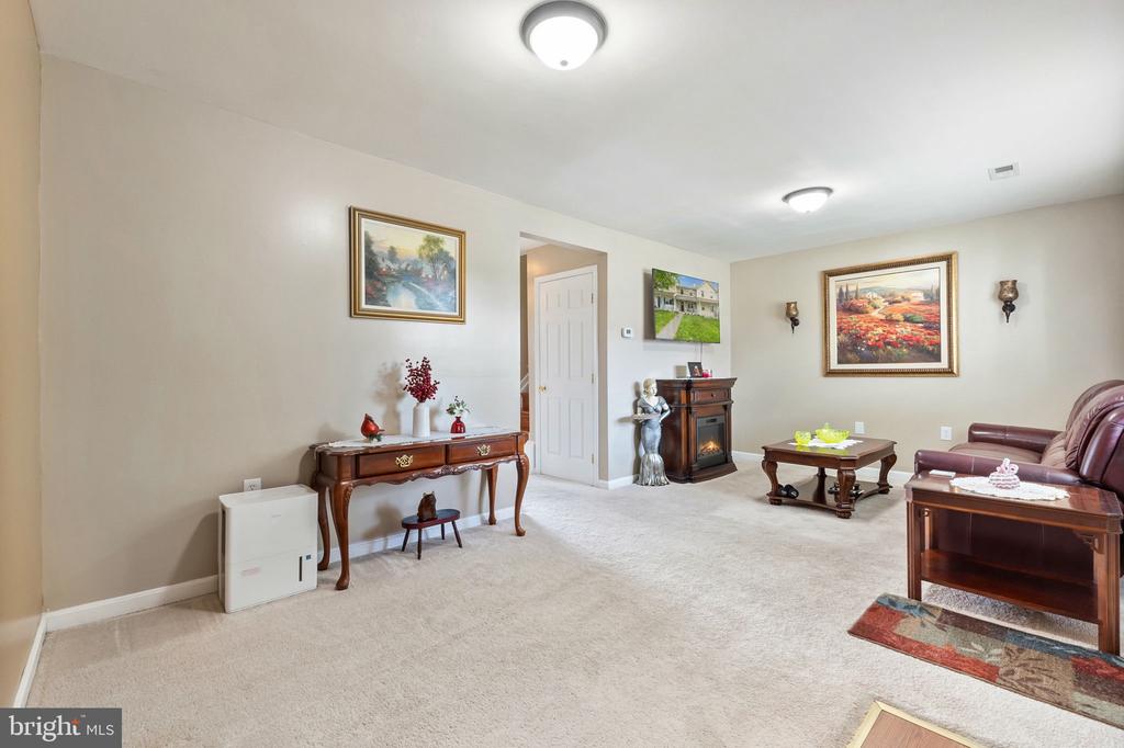 388 SURREY CLUB LANE