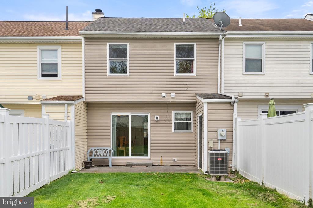 388 SURREY CLUB LANE