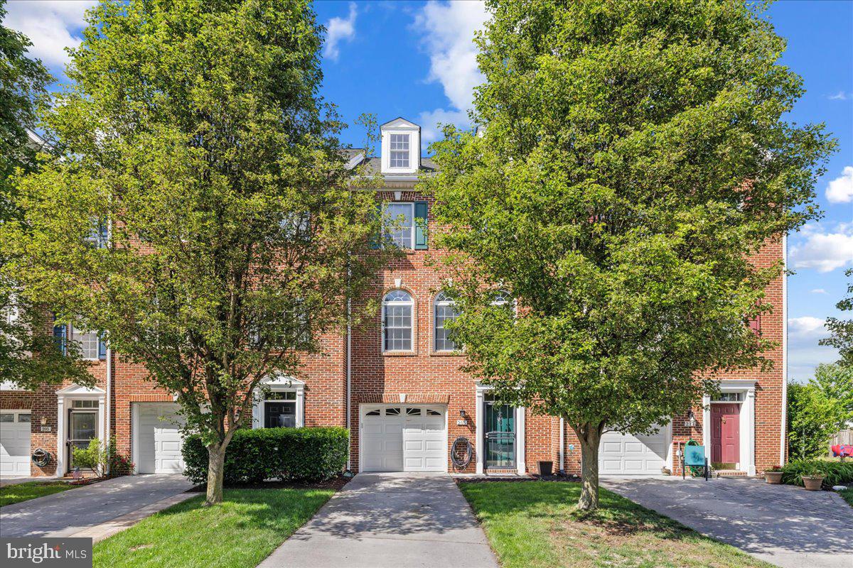 209 Cross Keys Pl