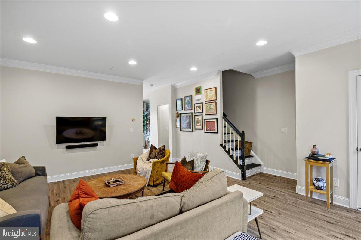 205 Cross Keys Pl