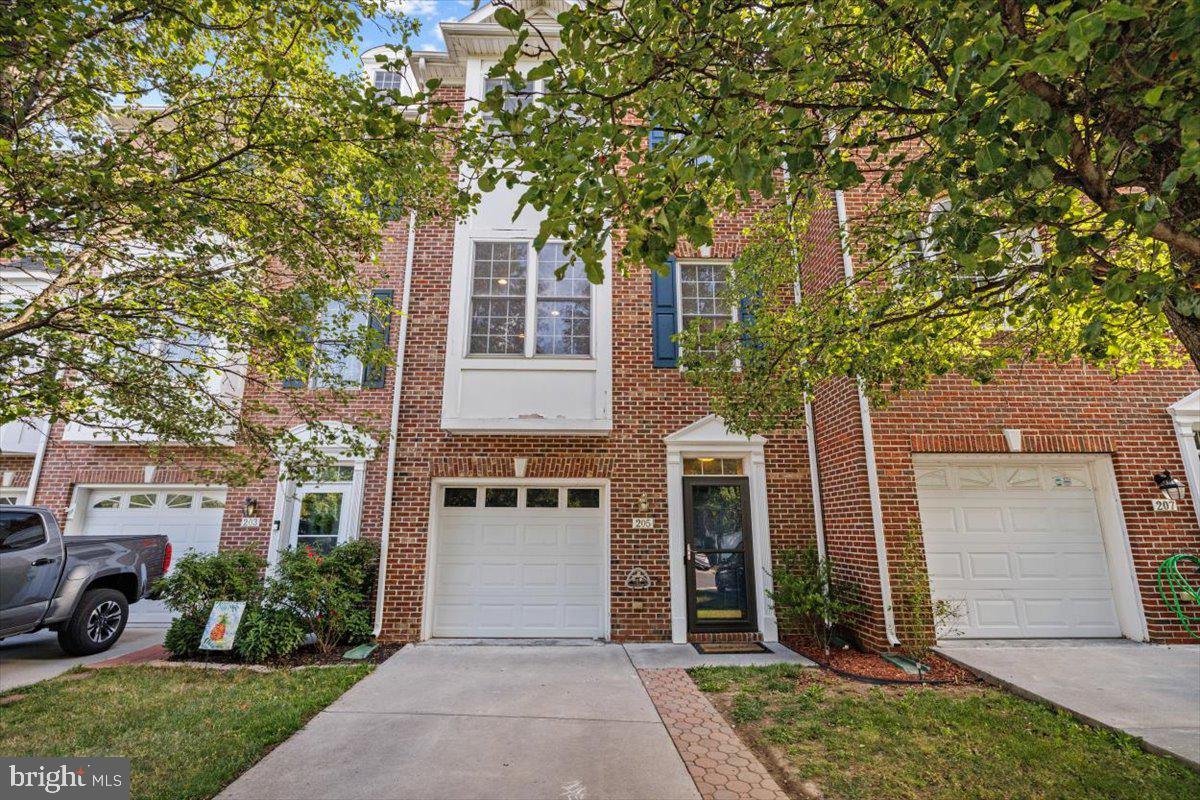 205 Cross Keys Pl