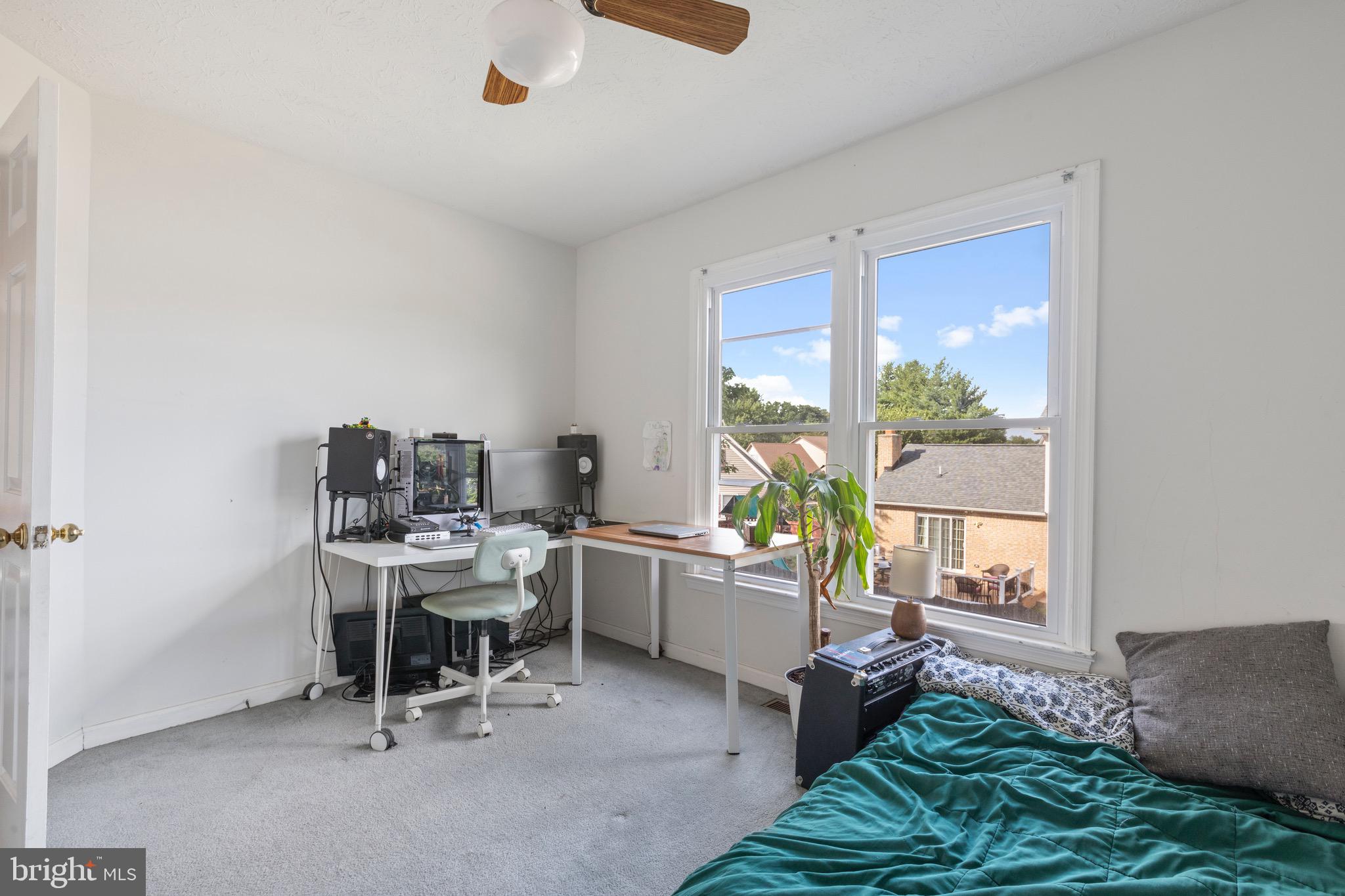 102 Tunis Ct