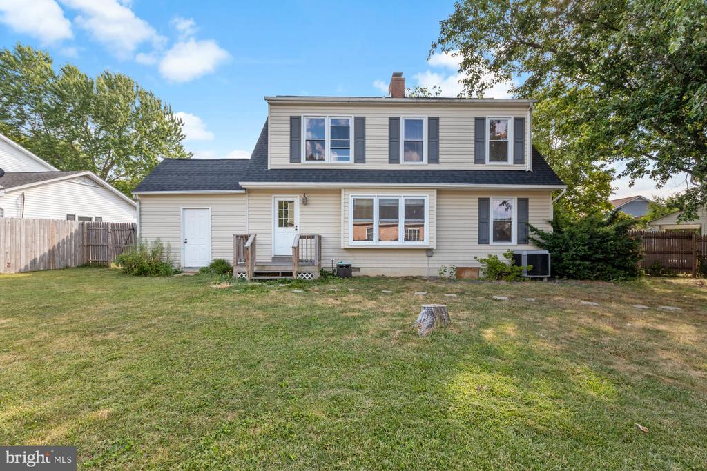 102 Tunis Ct