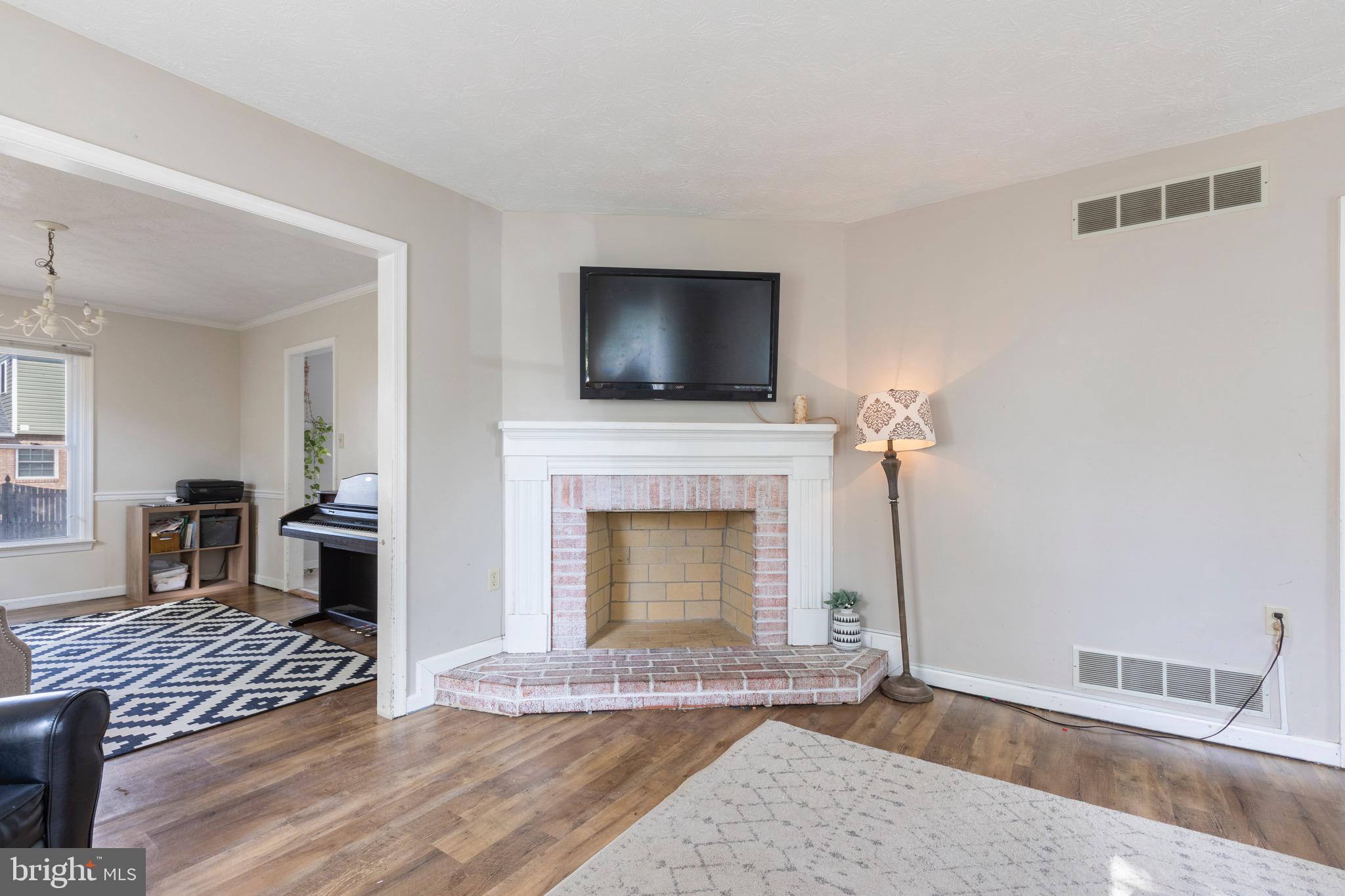 102 Tunis Ct