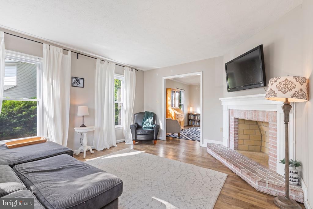 102 Tunis Ct