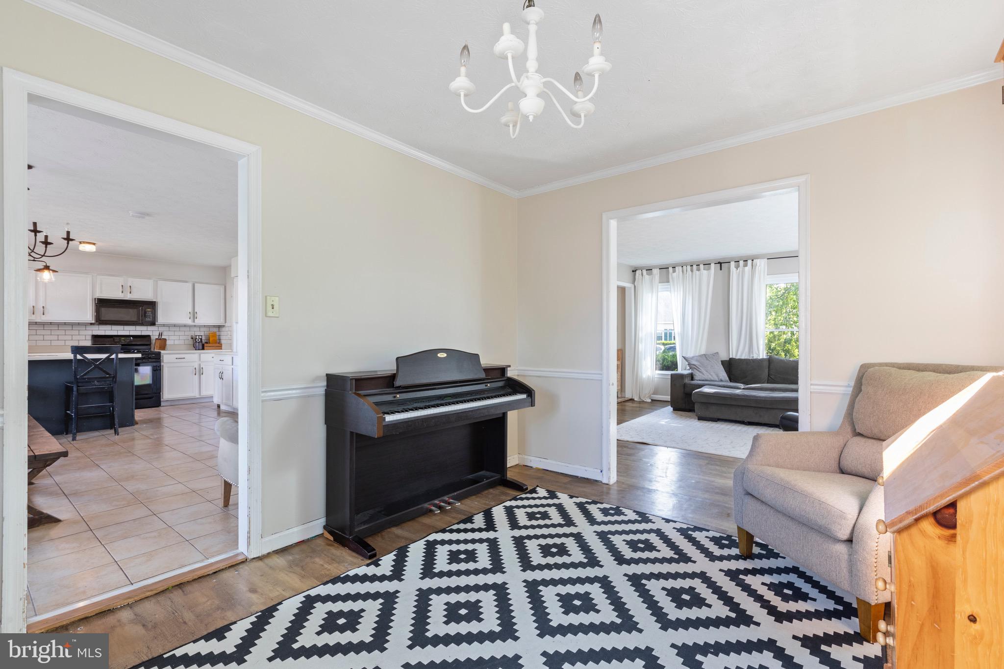102 Tunis Ct
