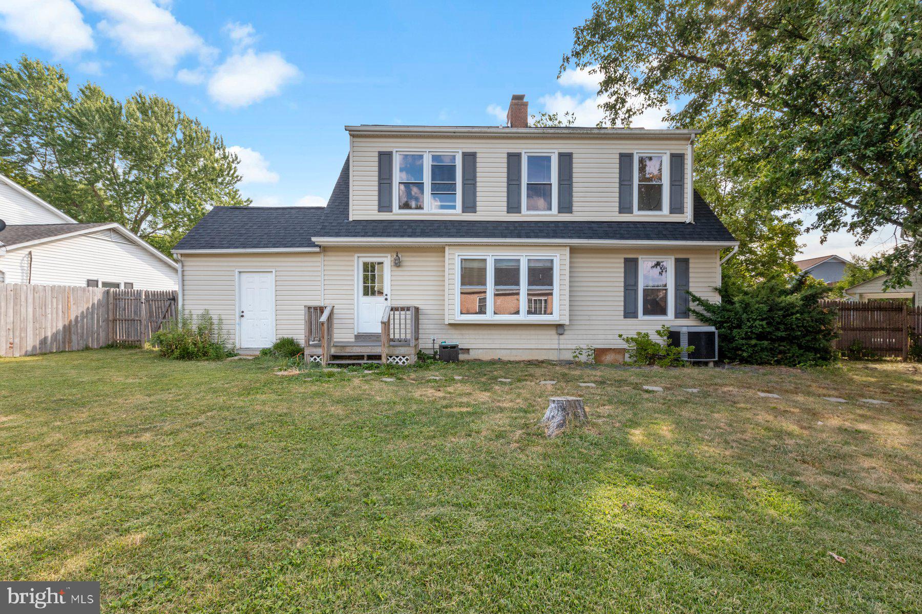 102 Tunis Ct